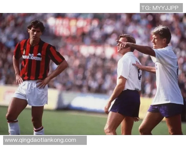 足球传奇范巴斯滕的辉煌生涯与不朽影响力解析