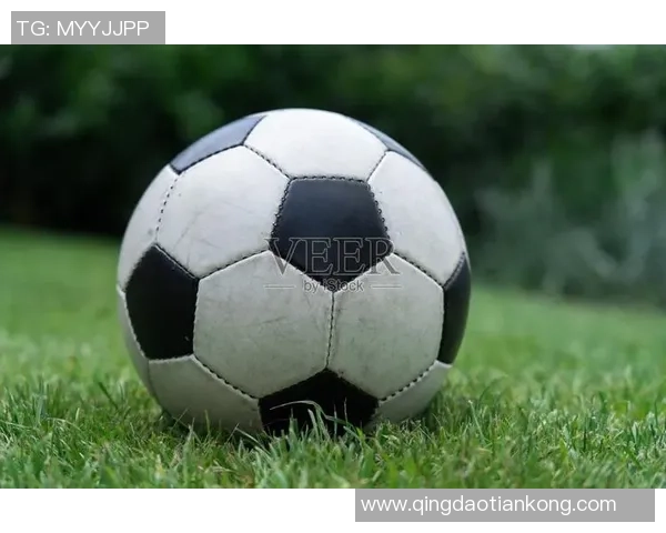 实况2足球：重温经典赛场激情，体验真实足球的魅力与挑战