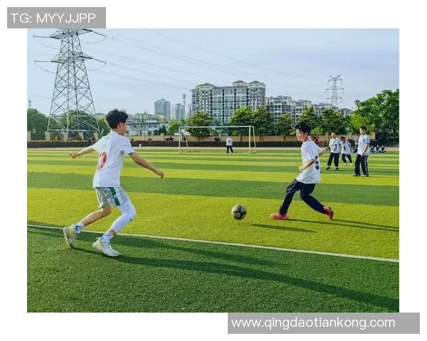 整天踢足球的乐趣与挑战让我们在运动中收获友谊与健康