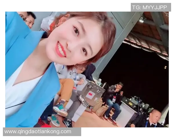 杨茗茗在天下足球中的丝袜魅力展现与时尚风潮解析