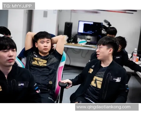 赛后分析：RNG与V5对决中的战术运用与团队协作经验总结