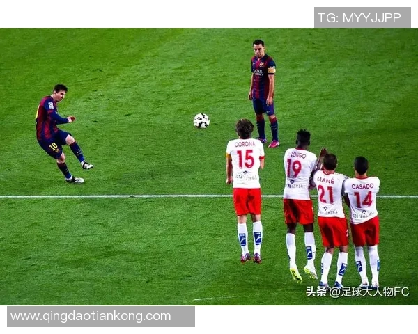 足球沾水现象解析与应对策略探讨如何提升比赛质量与观赏性 足球沾水现象解析与应对策略探讨如何提升比赛质量与观赏性